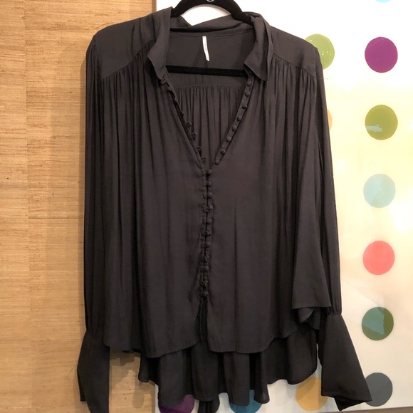 Flowy long sleeve button down and neck tie - Picture 1 of 3